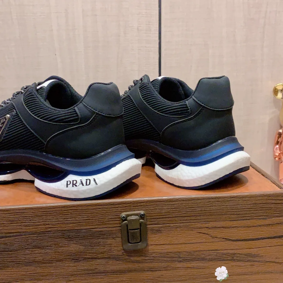 Men's men's shoes💰460💰💰🎩🎩[Lightning][Lightning] "PRADA*" The latest and most popular casual shoes, top brand [seduce] luxury ~ purchasing agency, top ~ quality. [Strong] The upper is made of imported breathable cowhide with material ➕ breathable sheepskin feet (•) and fine workmanship. The original stylish and stylish soft rubber wear-resistant and non-slip outsole is light and comfortable on the feet. The real thing looks better when taken in real life. 004: code: 38-44, 4️⃣ colors